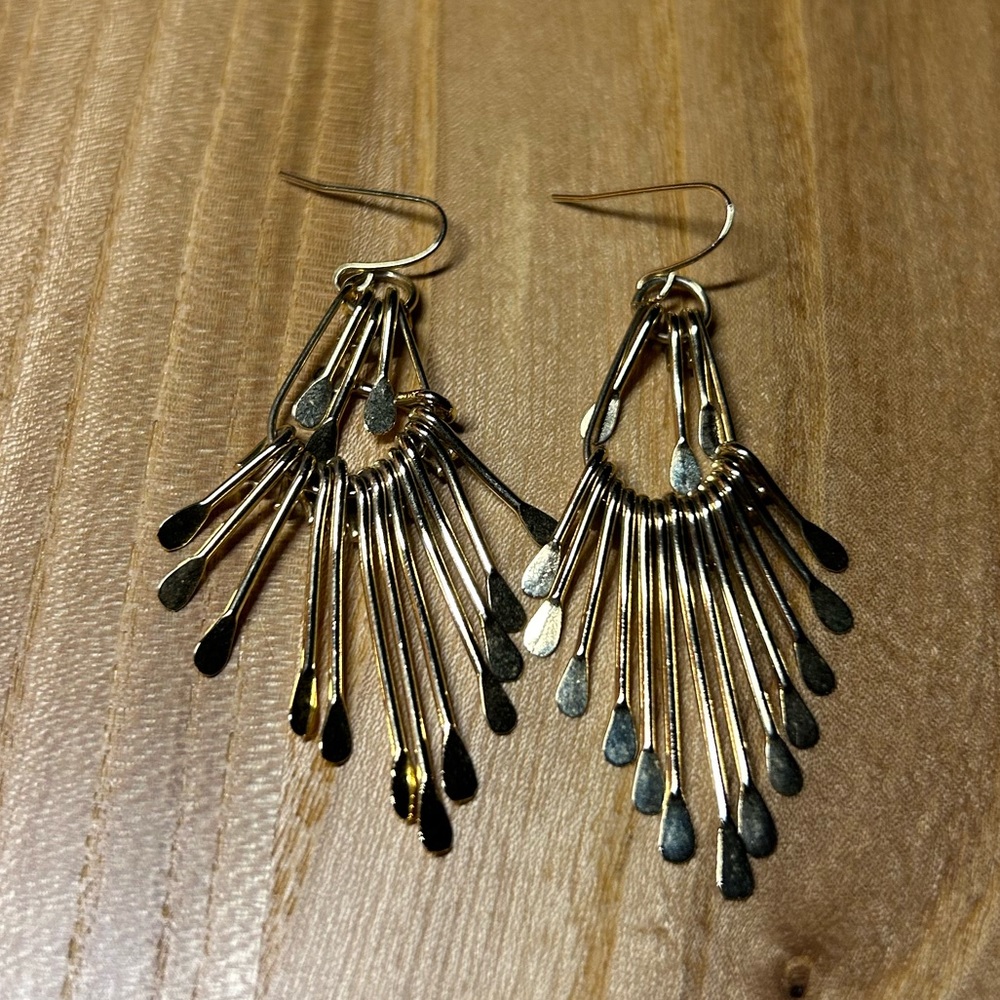 BUNDLE OF Gold toned fashion jewelry
